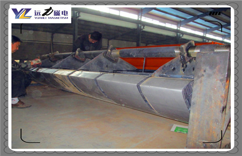 永磁磁選機(jī)，鳳城永磁磁選機(jī)的磁力_磁場(chǎng)強(qiáng)度能用多長(zhǎng)時(shí)間_工作原理型號(hào)_鳳城永磁磁選機(jī)的磁力場(chǎng)強(qiáng)分布圖 