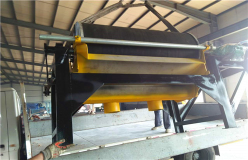 小型干式磁選機，小型鐵礦干式磁選機的配置要考慮客戶情況_濰坊小型鐵礦干式磁選機的配置要考慮客戶情況參數(shù)及生產(chǎn)廠家