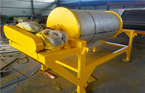 小型磁選機，小型磁選機廠家生產(chǎn)優(yōu)質(zhì)磁選機設(shè)備_礦用小型磁選機廠家生產(chǎn)優(yōu)質(zhì)磁選機設(shè)備_小型強磁滾筒磁選機