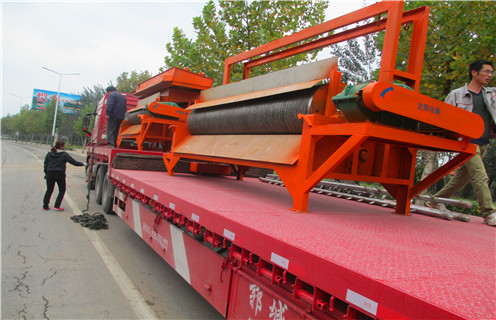 濕式磁選機(jī)，濰坊濕式磁選機(jī)的銷售中注意售后服務(wù)_濰坊濕式磁選機(jī)的銷售中注意售后服務(wù)生產(chǎn)廠家_釩鈦鐵礦濰坊濕式磁選機(jī)的銷售中注意售后服務(wù)型號(hào)參數(shù)及磁場(chǎng)強(qiáng)