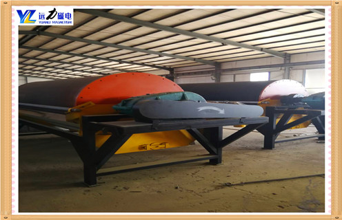 濕式磁選機(jī)，選擇滾筒濕式磁選機(jī)廠家關(guān)鍵看哪幾方面_釩鈦鐵礦選擇滾筒濕式磁選機(jī)廠家關(guān)鍵看哪幾方面型號(hào)參數(shù)及磁場(chǎng)強(qiáng)度