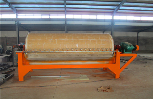 小型磁選機(jī)，小型電磁磁選機(jī)價(jià)格多少，哪些因素影響小型電磁磁選機(jī)廠家報(bào)價(jià)_輥式小型電磁磁選機(jī)價(jià)格多少，哪些因素影響小型電磁磁選機(jī)廠家報(bào)價(jià)_磁塊如何排列