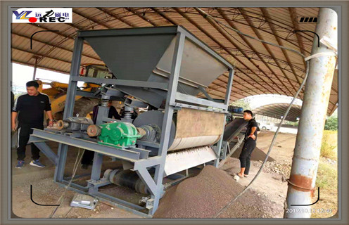 鐵礦磁選機(jī)，江蘇鐵礦磁選機(jī)多少錢1臺_江蘇鐵礦磁選機(jī)多少錢1臺如何選鐵參數(shù)規(guī)格一般是多少_生產(chǎn)廠家